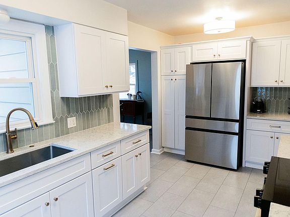 5th image of 2451 Mildred Ave SE