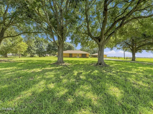 9425 Coulee Kinney Rd, Abbeville, LA 70510