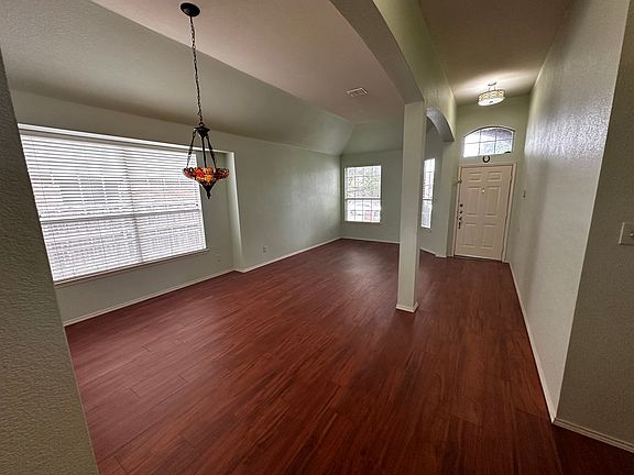 3rd image of 2713 Faxon Dr