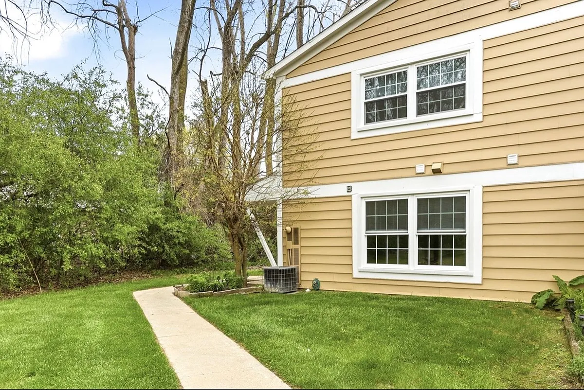 Building Photo - 2570 Ivy Hill Ln