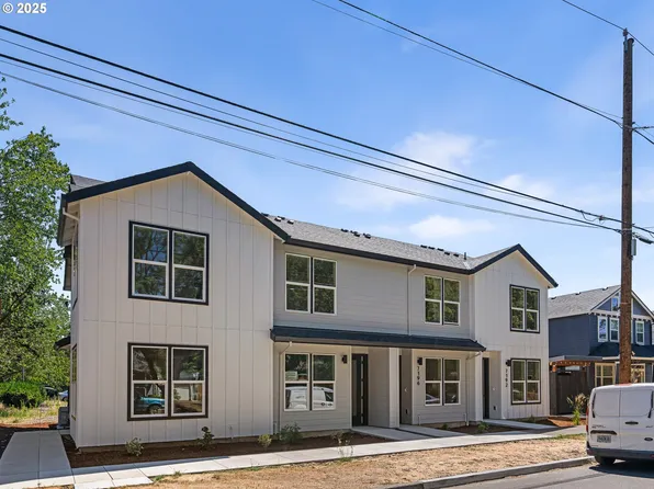 7196 SE Woodward St #3, Portland, OR 97206