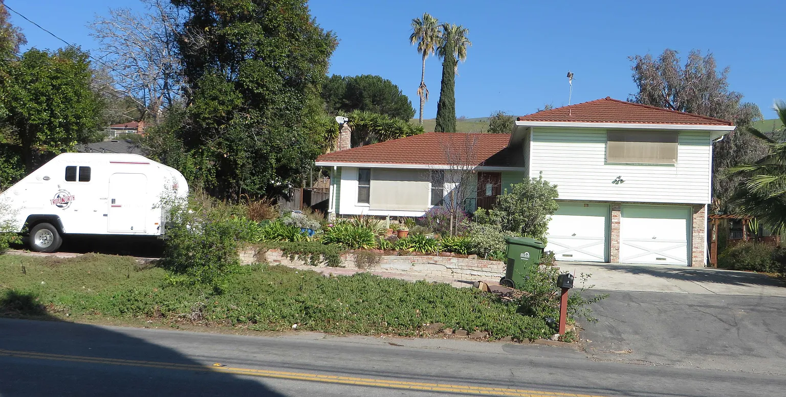 906 Fleming Ave photo 1