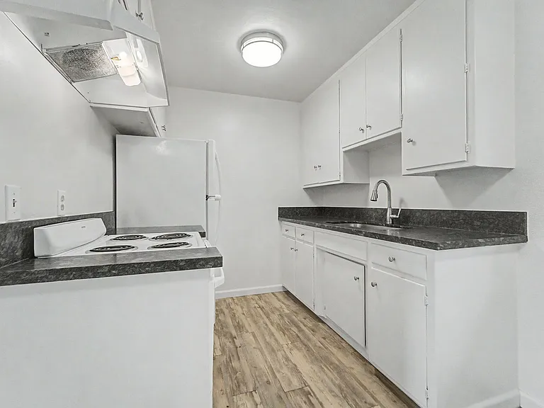500 King Ave — Photo 8