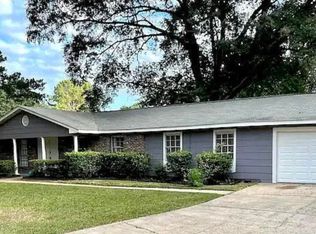 1204 Deerfield Ln, Jackson, MS 39211