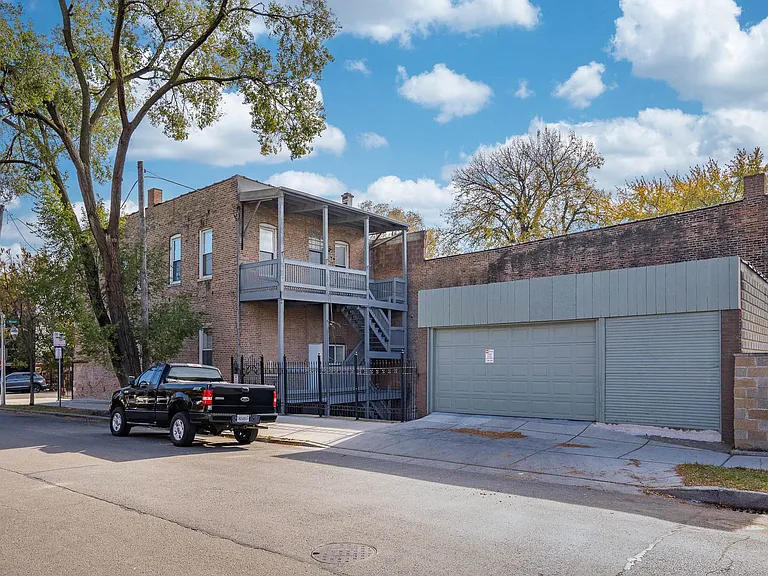 2228 S Wood St #1 — Photo 17