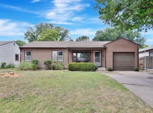 621 S Courtleigh Dr, Wichita, KS 67218