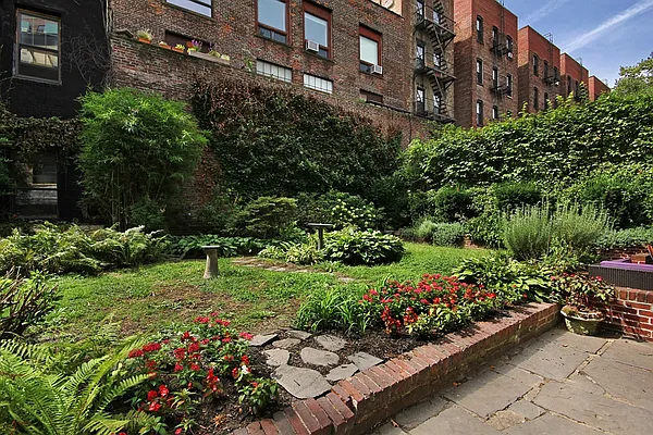 Sold by Corcoran | media 25