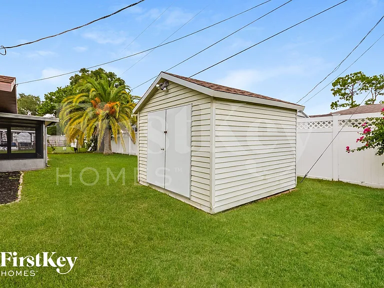 1075 Queen Rd — Photo 15