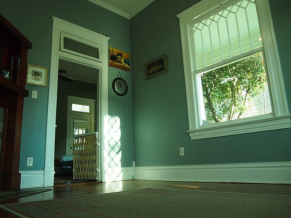 Entry room toward living