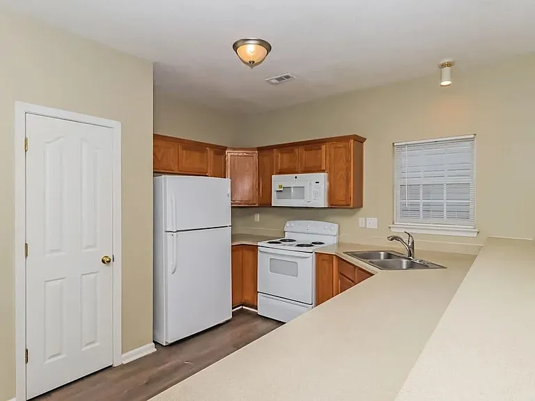 12531 Deaton Hill Dr — Photo 2