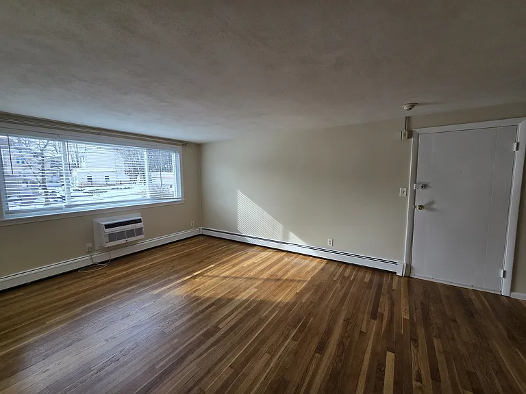 194 Lincoln St #4 — Photo 4