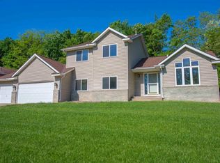 967 Dennis St S, Maplewood, MN 55119