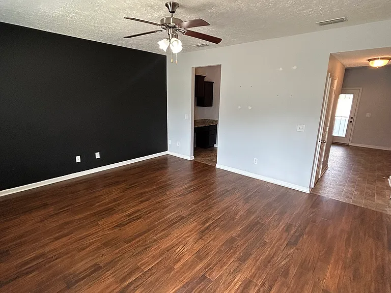 1567 Sprucedale Dr — Photo 6