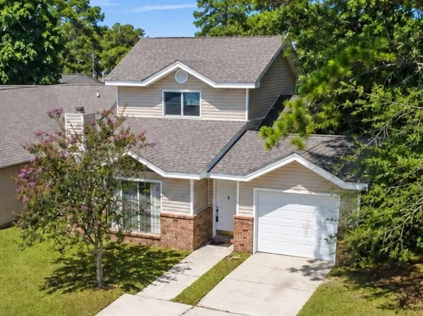 1900 Squirrel Path, Fort Walton Beach, FL 32547