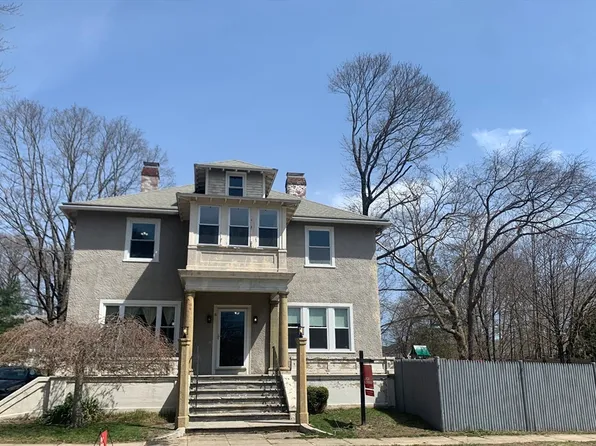 6 Rock St, Middleboro, MA 02346