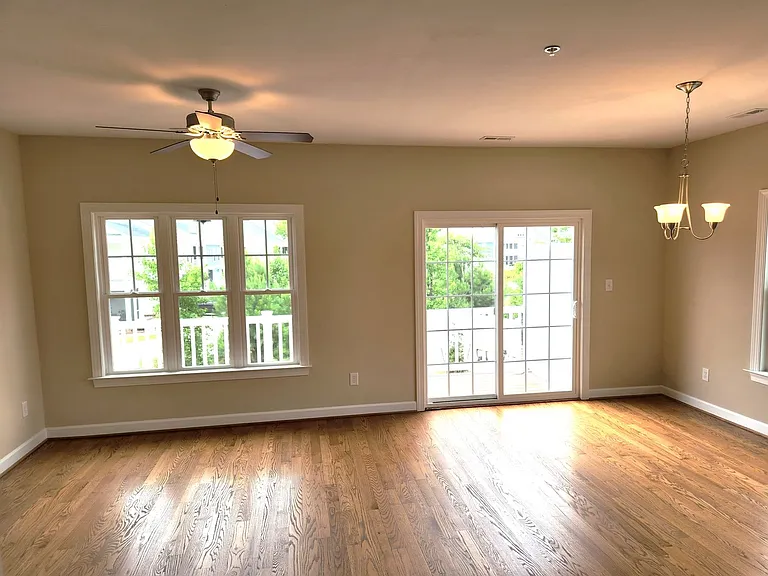 605 Commonwealth Dr — Photo 4