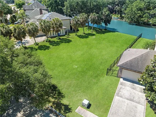 4418 Bancroft Dr, New Orleans, LA 70122