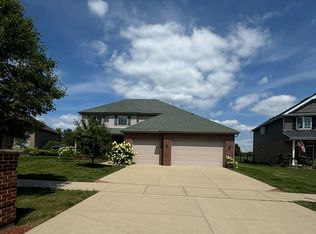 1239 Auburn Rd, Orland Park, IL 60439