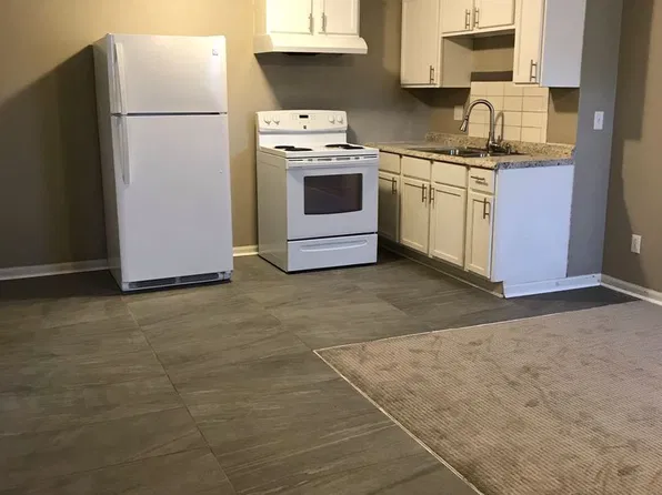 516 E 12th Ave, 516 E 12th Ave APT 4, Emporia, KS 66801