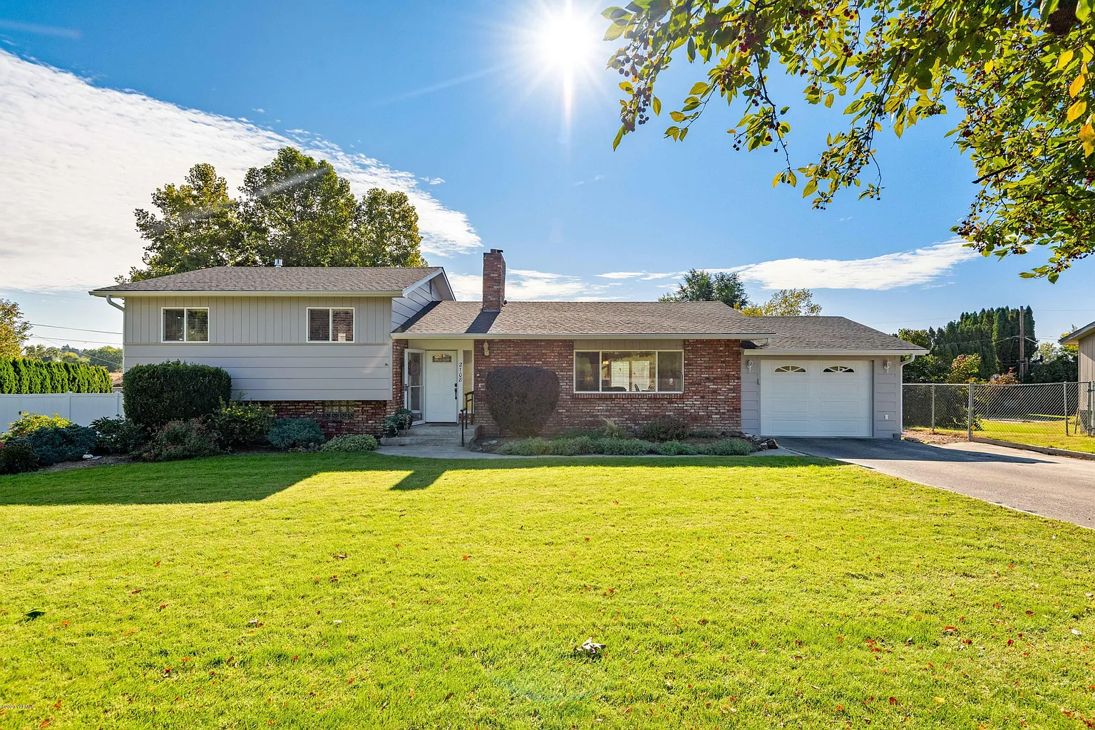 2108 Hill Dr photo 1
