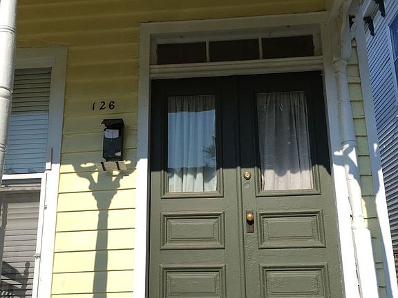 3rd image of 126 S Laurel St APT 1