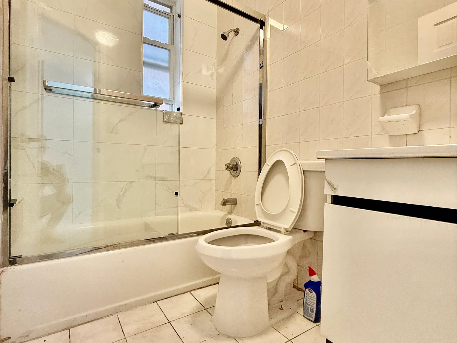 4 bed, 1000 sqft, $3,350 — Photo 4