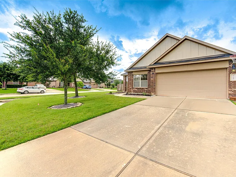 734 Mill Spring Ct — Photo 48