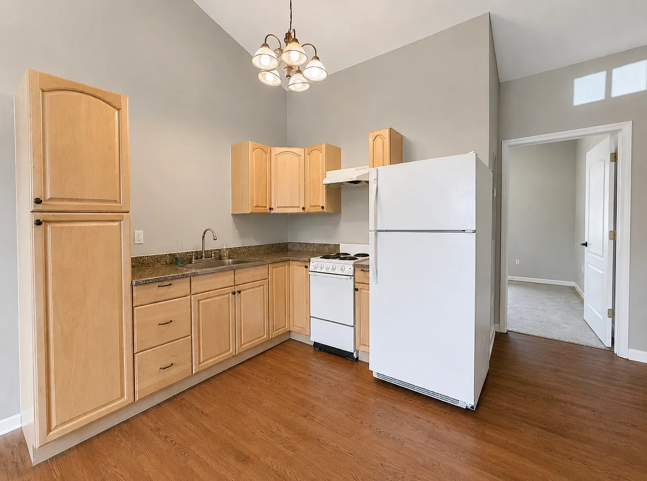 1 bed, $1,050 — Photo 4