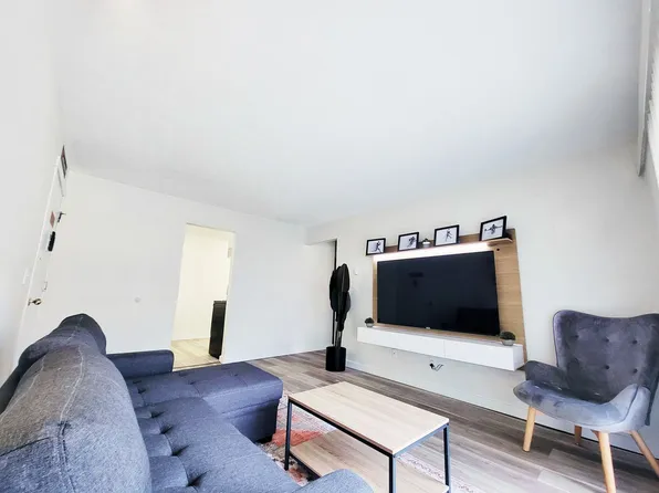 Newly Renovated 1 & 2 Bedroom Apartments in Canton, OH, 2701 Harrison Ave NW #7f8001664, Canton, OH 44709