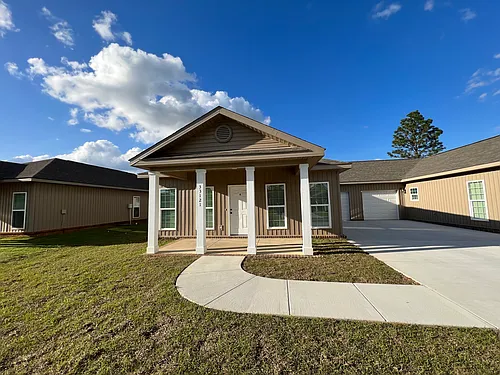 33121A Stables Dr Photo 1