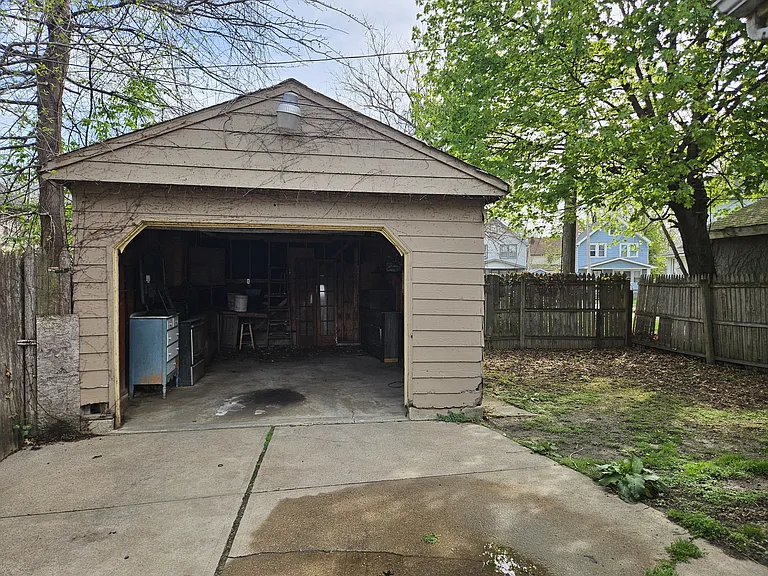 1383 Clearaire Rd — Photo 3