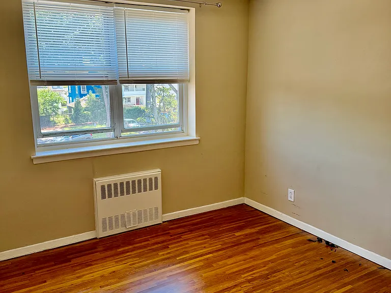69 Croton Ave #3J — Photo 8