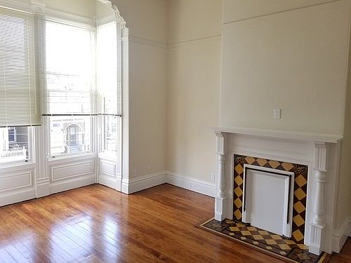 1st image of 952 Oak St