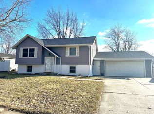 128 W Locust St, Roland, IA 50236