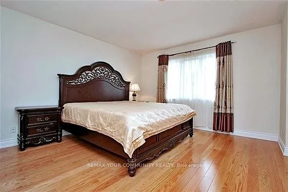 33 Golden Oak Ave — Photo 11