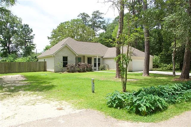 Building Photo - 42 Deforest Dr