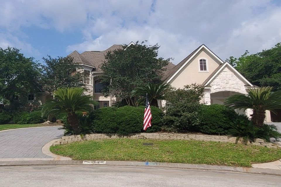 1st image of 15326 Hilltop View Dr