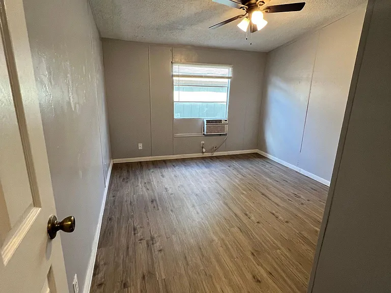 9100 Puritan Way — Photo 5