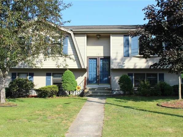 197 Ray Ave, Woonsocket, RI 02895