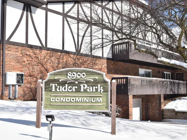 8900 North Park Plaza COURT #111, Brown Deer, WI 53223