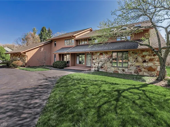 2625 Fairwood Dr, Pepper Pike, OH 44124