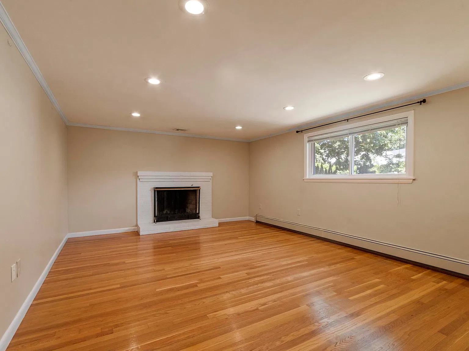 15 Oak Road — Photo 3