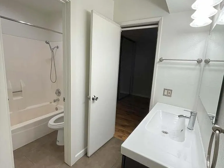 2843 S Fairview St #B — Photo 13