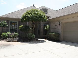 2807 N Strathford Ln, Kingwood, TX 77345
