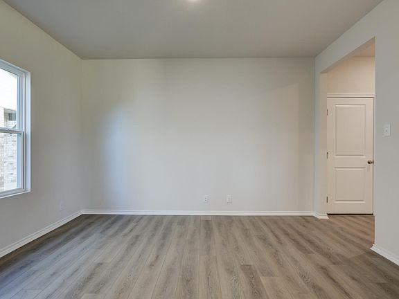 Hennersby Hollow - Placid Interior Image 4