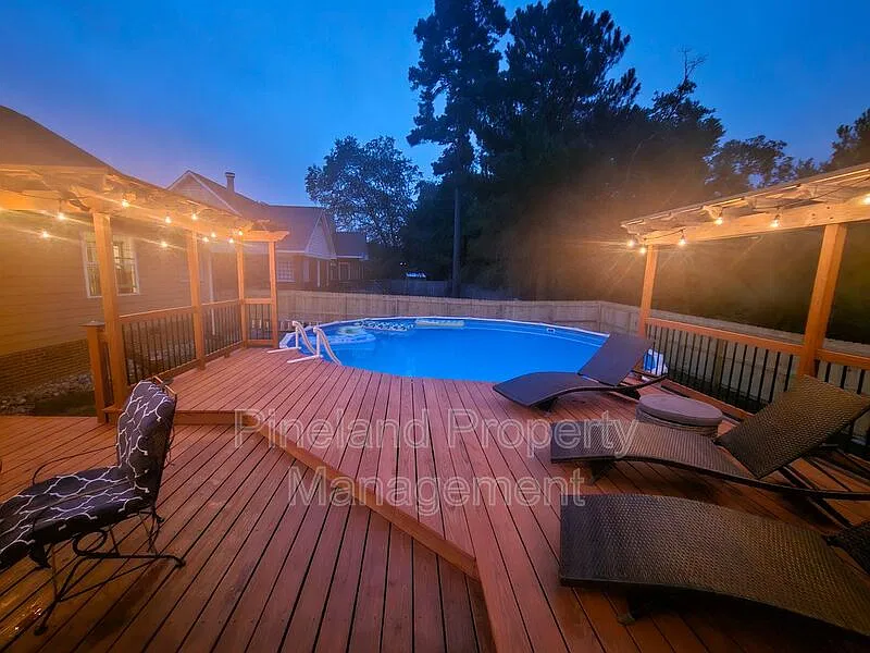 4 bed, 3.0 bath, 2679 sqft, $2,500 — Photo 2