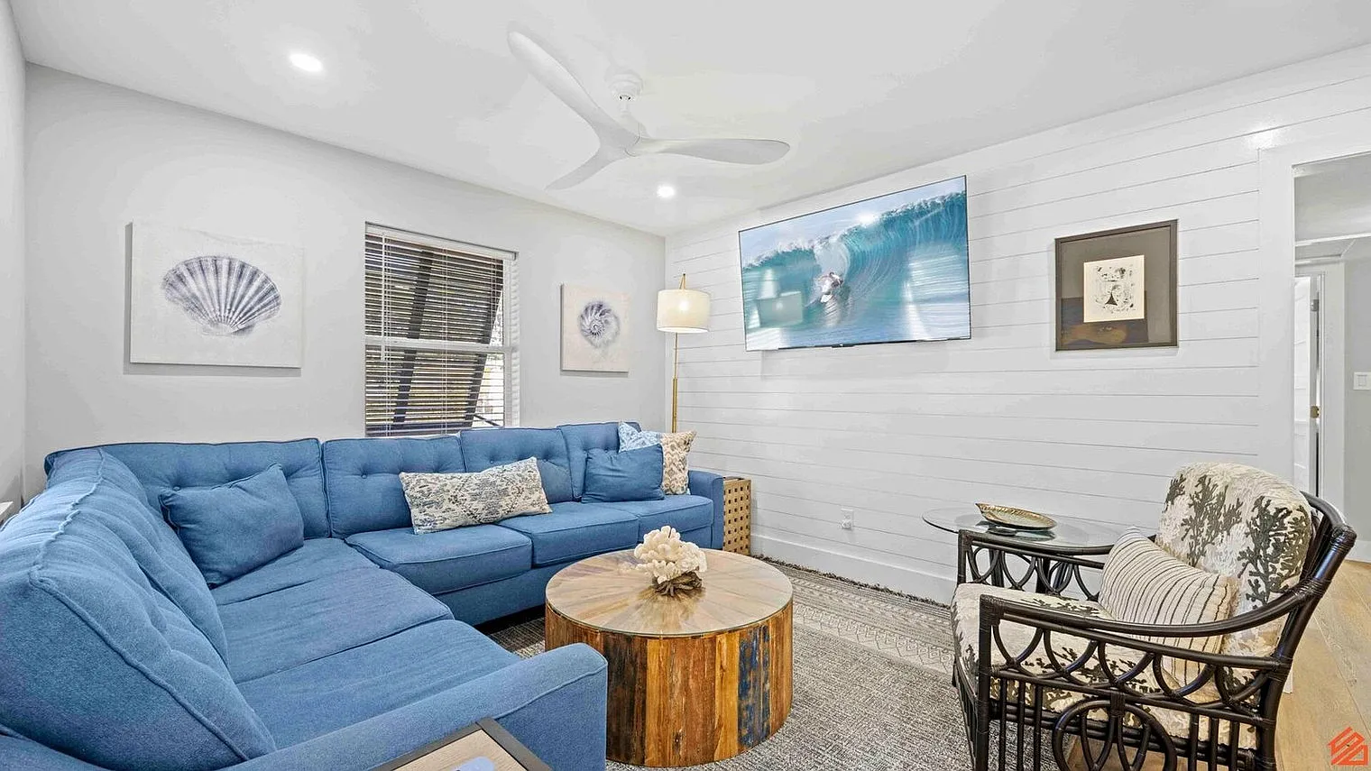 2 bed, 2.0 bath, 10204 sqft, $3,650 — Photo 1