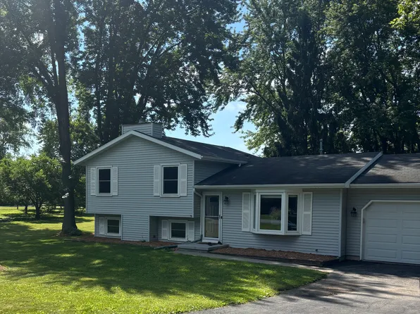2579 King Dr, Cottage Grove, WI 53527