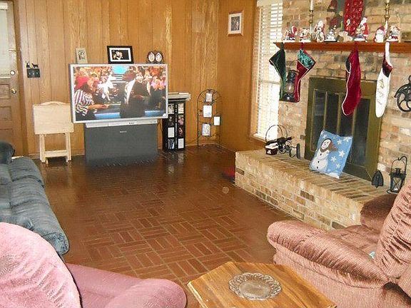 5th image of 305 Cunningham Dr