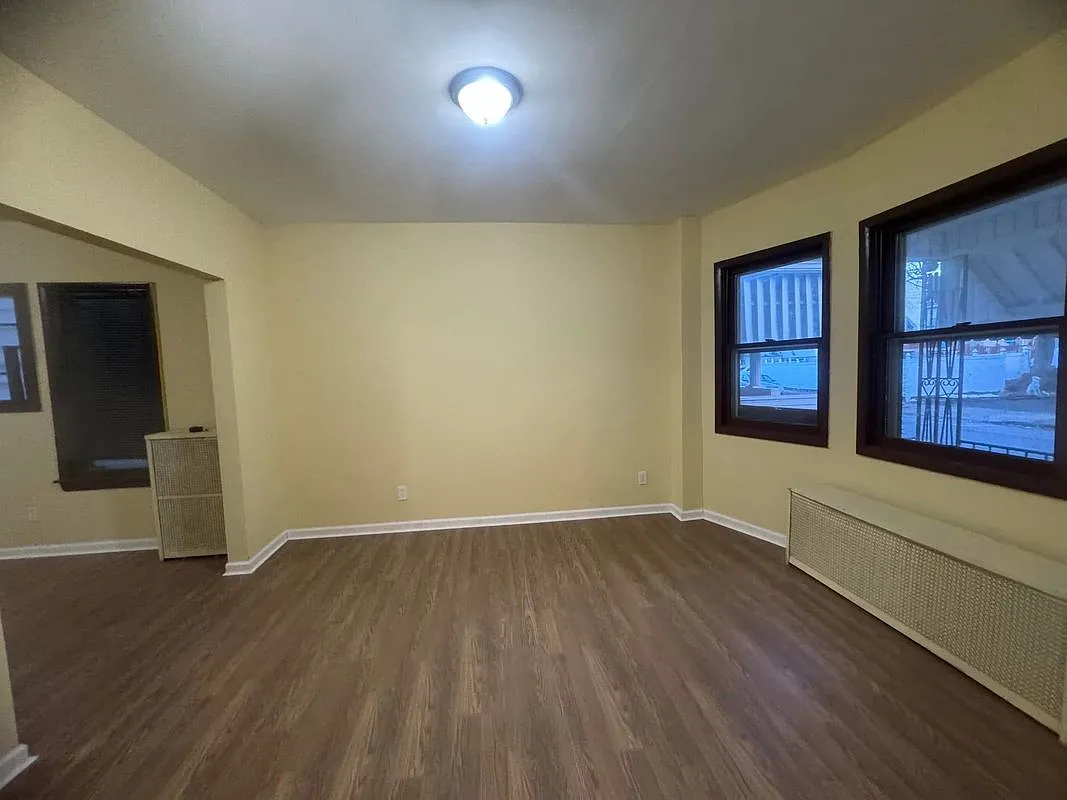 5 bed, 1.0 bath, 1523 sqft, $1,800 — Photo 3